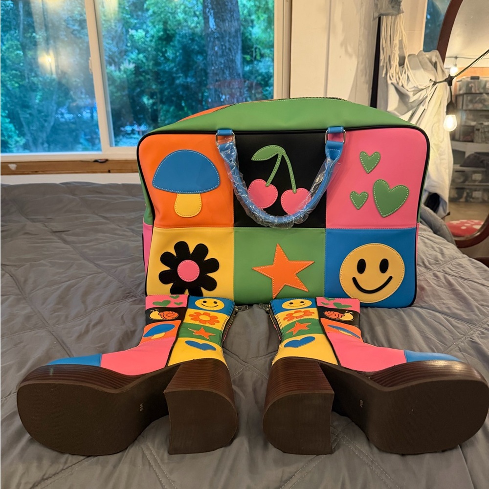 Dollskill happy in my mind bundle of boots and weekender bag - Picture 4 of 9